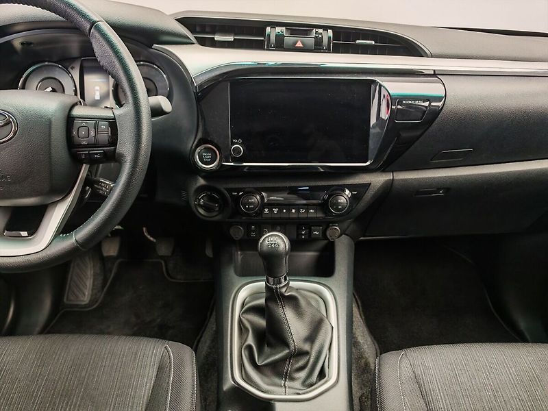 Toyota Hilux 2.8 D-4D Double Cab 4x4 Active - fotka 9 z 32