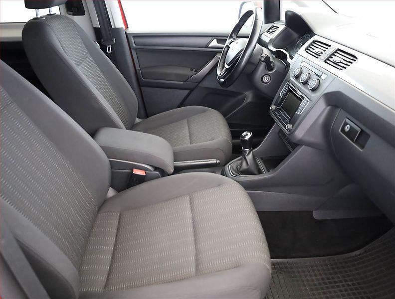 Volkswagen Caddy (2018) Comfortline 1.4 TSI, 5Míst, ČR - fotka 7 z 19