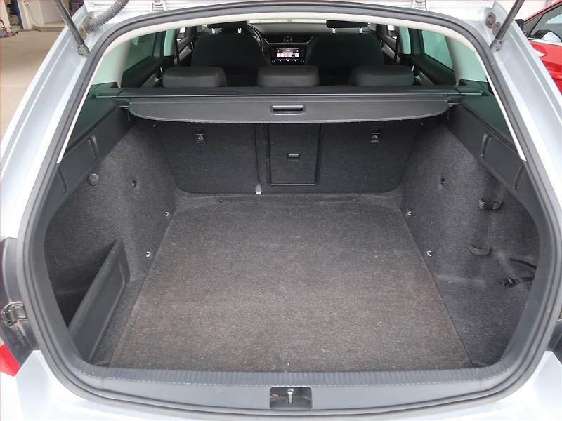 Škoda Octavia (2017) 1.6 TDI, Automat, Navi - fotka 14 z 18