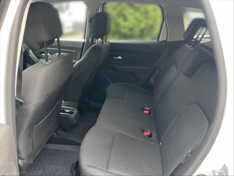 Dacia Duster 1,5 BDCI Comfort 4x4 - fotka 8 z 11