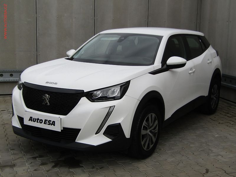 Peugeot 2008 (2020) 1.2 PT, 1.maj,ČR, Active - fotka 3 z 19