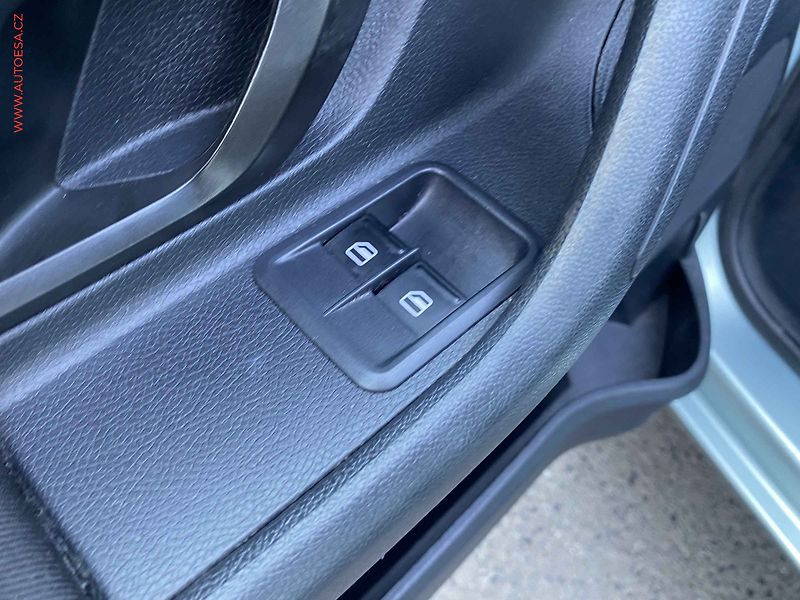 Škoda Fabia (2011) 1.2 TSi, Ambiente, výhřev sed - fotka 13 z 15