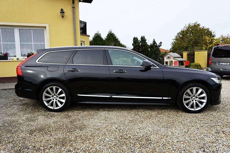 Volvo V90 (2019) INSCRIPTION POLESTAR 2,0 D5 17 - fotka 3 z 53