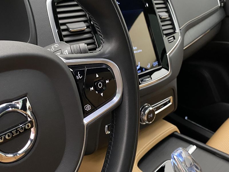 Volvo XC90 B6 AWD INSCRIPTION AUT CZ 7m - fotka 21 z 55
