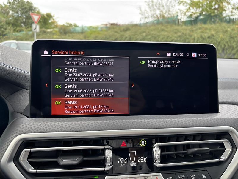BMW X3 3,0 M40d 250kW WEBASTO PANORAM - fotka 27 z 49