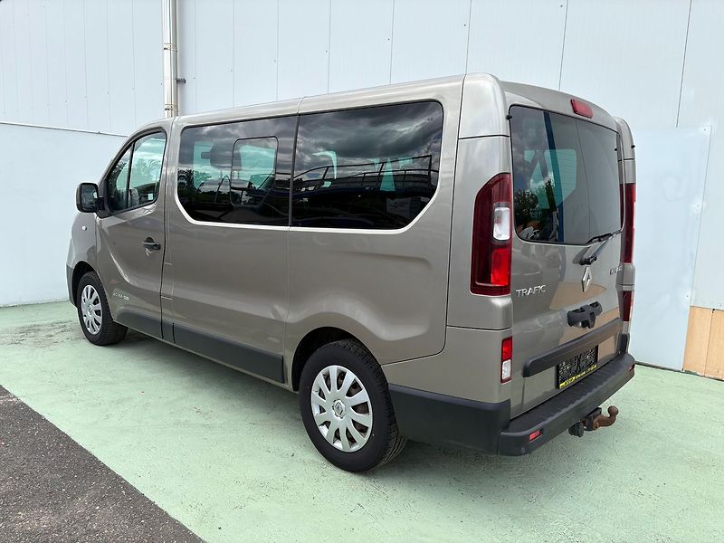 Renault Trafic (2017) 1.6dCi, 107kW, 9 míst, Tažné - fotka 4 z 17