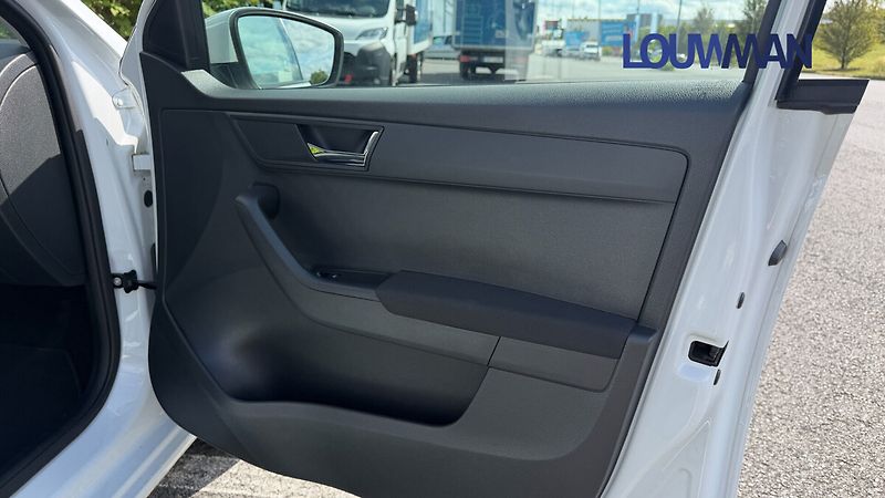 Škoda Fabia 1.0 TSI style - fotka 17 z 26