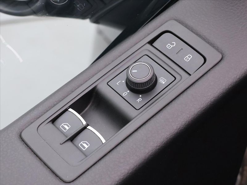 Volkswagen Multivan 2,0 TSI 150 kW 4x4 DPH - fotka 18 z 41