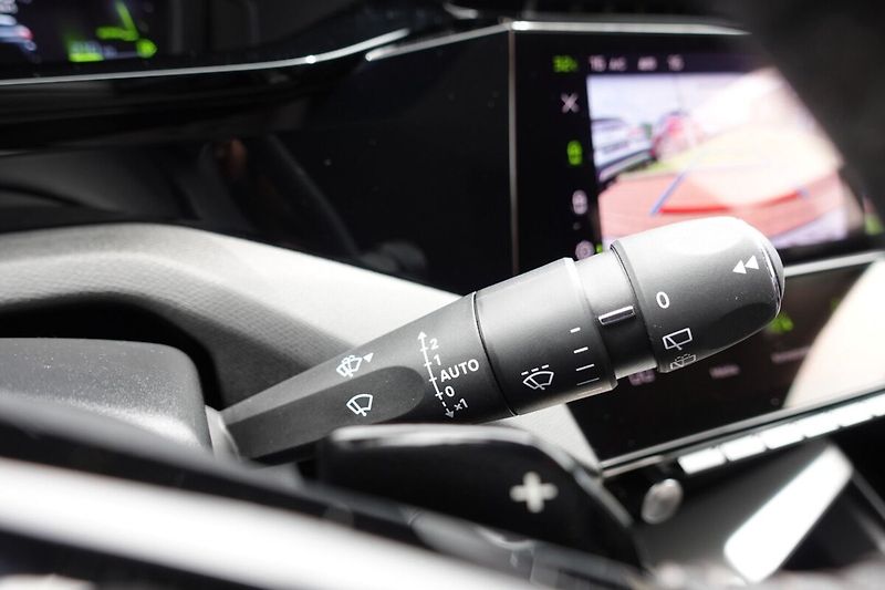 Peugeot 308 1,2PT 96kW, Automat - fotka 27 z 31