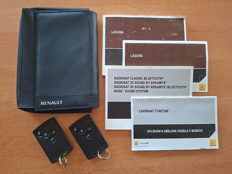 Renault Laguna (2013) 2.0dCi 110kW BLACK EDITION - fotka 36 z 38