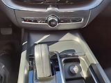 Volvo XC60 Momentum Pro B4 AWD 145kW - náhled 20