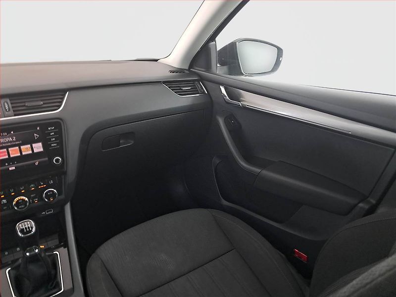 Škoda Octavia (2017) Style 1.8 TSI, Serv.kniha - fotka 8 z 18