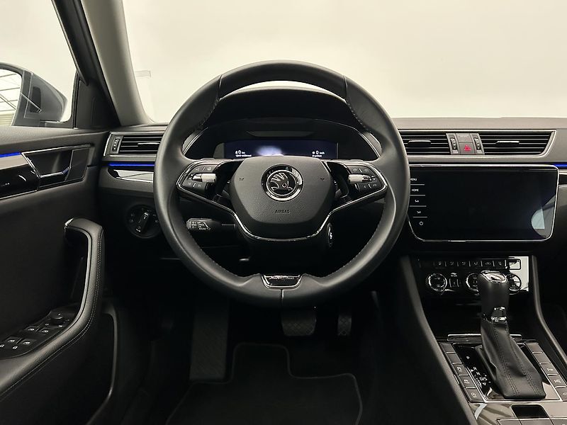 Škoda Superb 2.0 TDI L & K - fotka 29 z 29