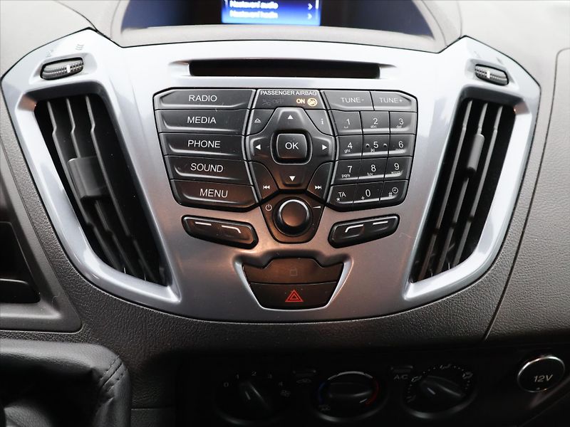 Ford Tourneo Custom 2,0 TDCi 125 kW LWB CZ - fotka 20 z 30