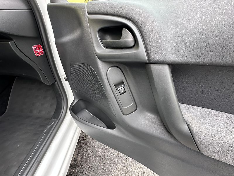 Citroën C3 (2014) 1.0 / 50kW *KLIMA* 1.Maj.  - fotka 18 z 31
