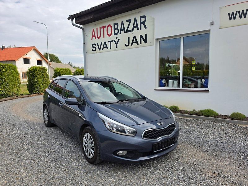Kia Ceed (2015) 1.4 i TOP STAV - fotka 1 z 23