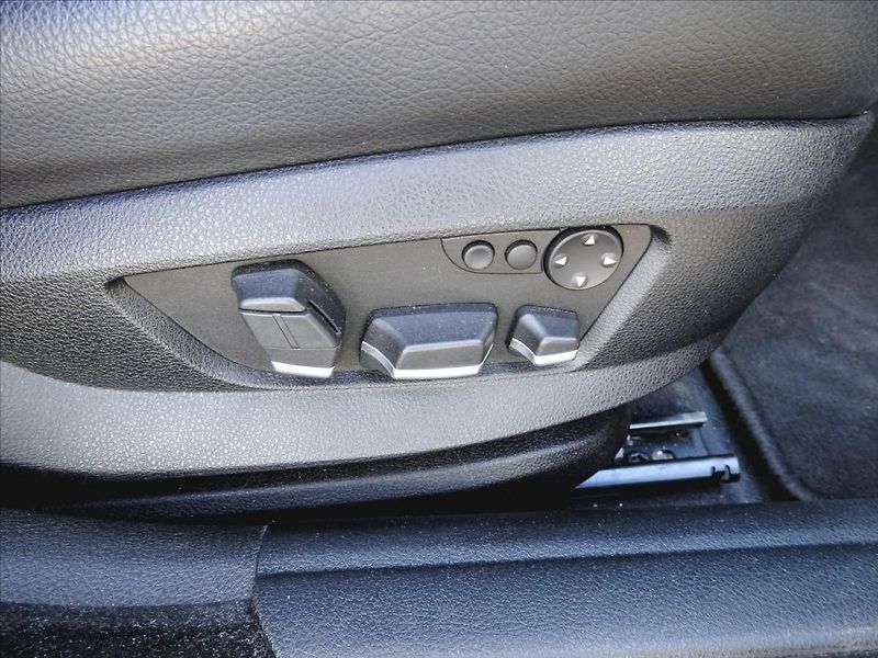 BMW Řada 5 3,0 530d Aut., Navi Kůže Tažné - fotka 33 z 45