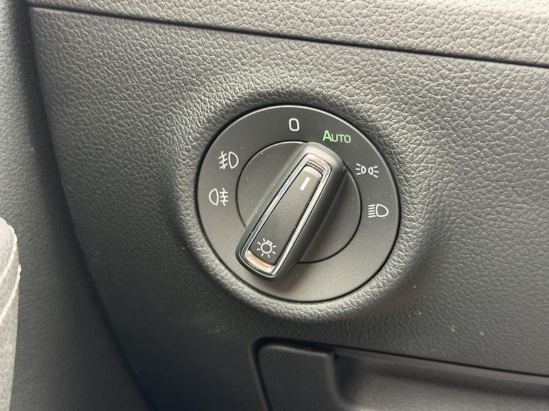 Škoda Superb  2.0 TDI 147kW Style Combi DSG - fotka 27 z 34
