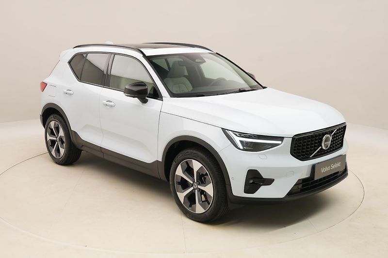 Volvo XC40 B4 DARK ULTRA AUT CZ - fotka 17 z 60