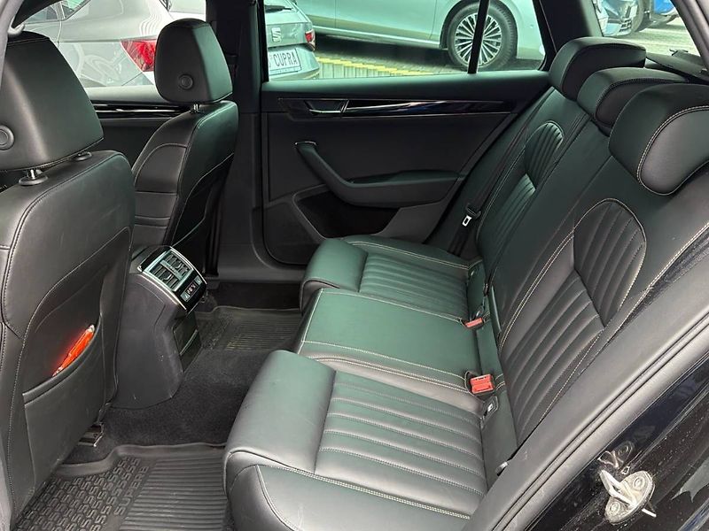 Škoda Superb (2021) kombi 2.0 TDI 7DSG Laurin&Klem - fotka 27 z 35