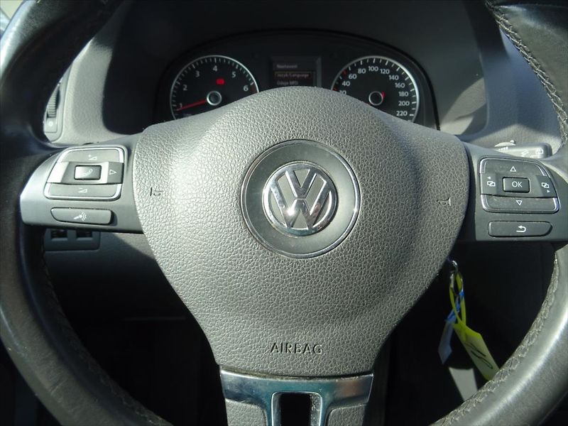 Volkswagen Touran 1,2 TSi 77 kW - fotka 27 z 33