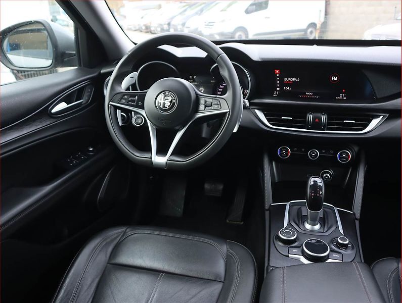 Alfa Romeo Stelvio (2018) 2.2 Diesel, Automat, Kůže - fotka 7 z 20