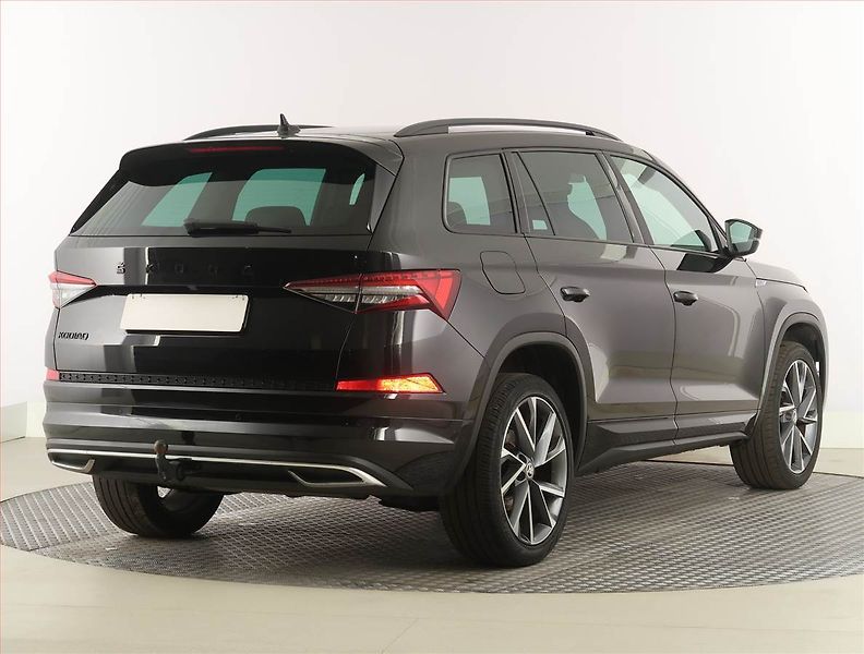 Škoda Kodiaq (2022) Sportline 1.5 TSI, digi klima - fotka 5 z 27