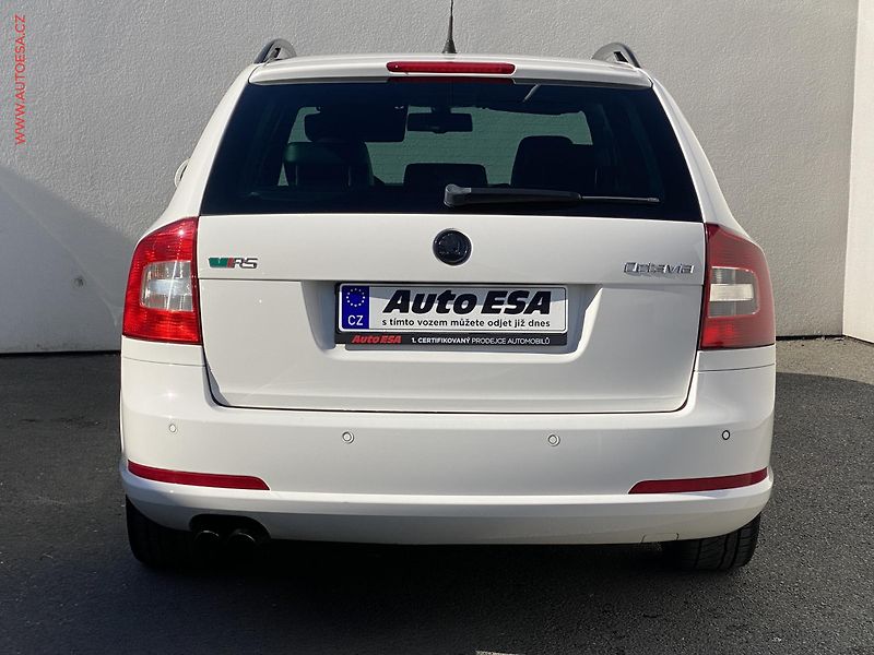 Škoda Octavia (2011) 2.0TSi, RS, xenon - fotka 5 z 16