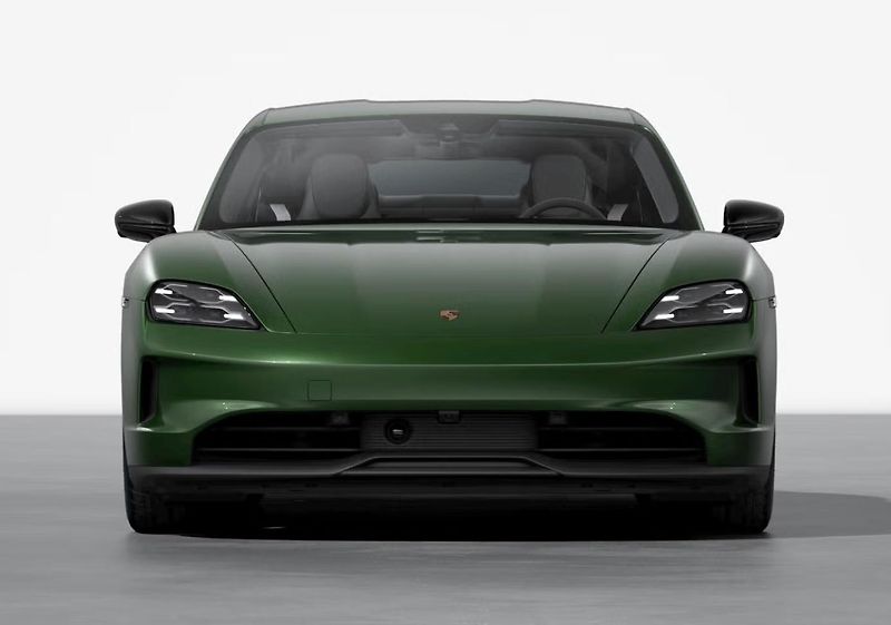 Porsche Taycan (2026) Black Edition - fotka 7 z 9