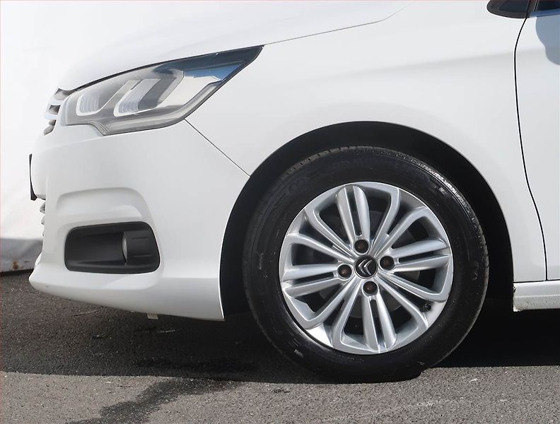 Citroën C4 (2017) 1.6 BlueHDi, Navi, Tempomat - fotka 15 z 20