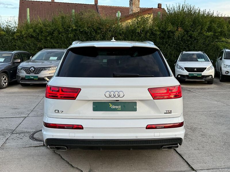 Audi Q7 - fotka 10 z 16