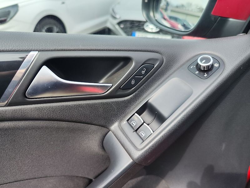 Volkswagen Golf 2.0 TSi/155kW GTI ČR 1.Maj. - fotka 24 z 27