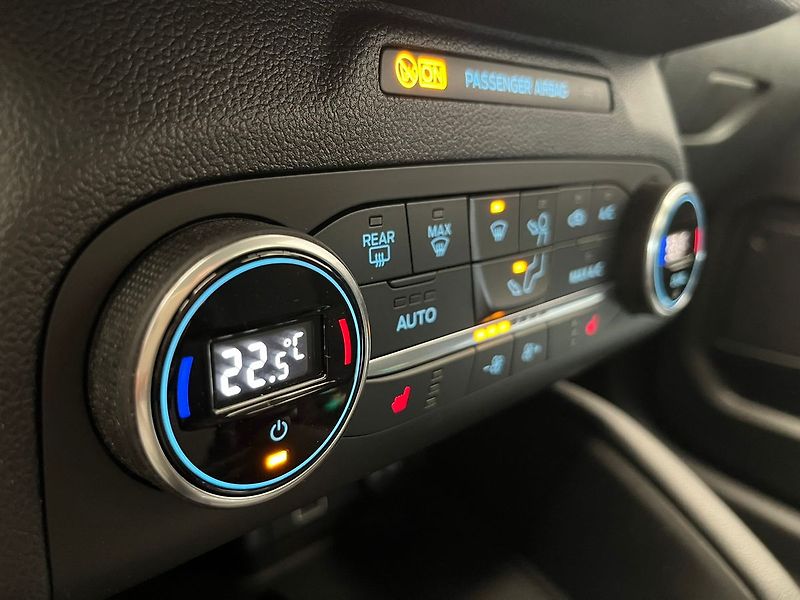 Ford Kuga 2,0 EB  140 kW AWD Titanium - fotka 17 z 58