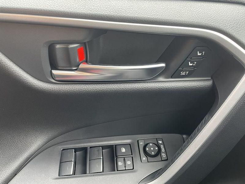 Toyota RAV4 2.5 Plug-in Hybrid ODBĚR ihned - fotka 26 z 32