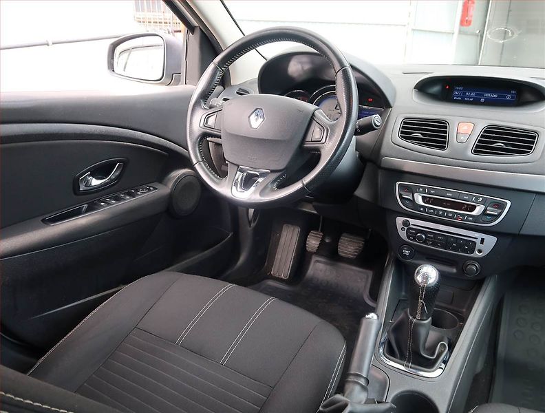 Renault Fluence (2015) 1.6 16V, LPG, Tempomat - fotka 7 z 19