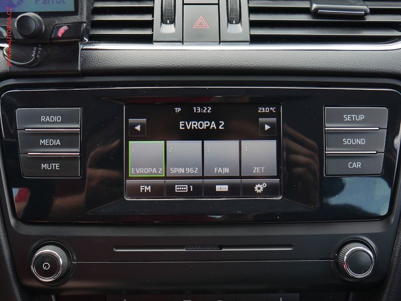Škoda Octavia (2014) 1.2 TSI, ČR, AC, výhřev sed - fotka 14 z 18