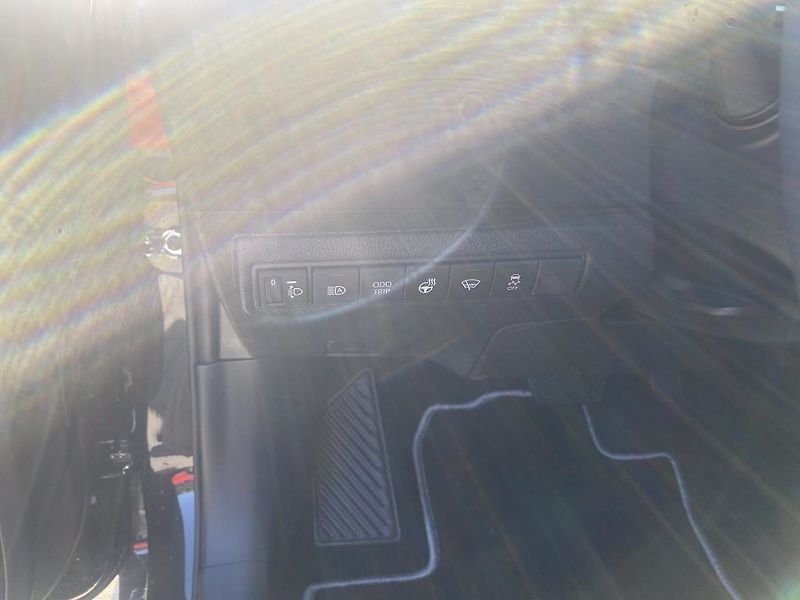 Toyota Corolla 1.8 Hybrid CVT Style - fotka 18 z 27