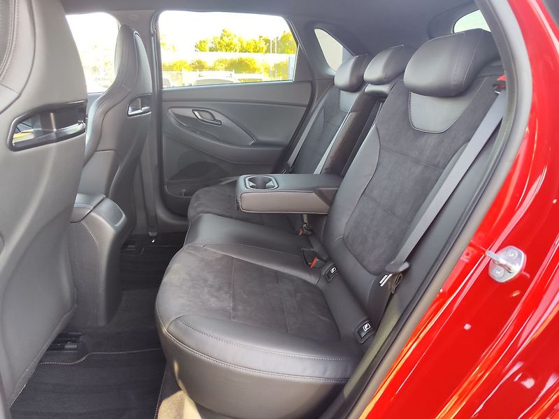 Hyundai i30 2.0 T-GDI/206kW N-Performance - fotka 11 z 38