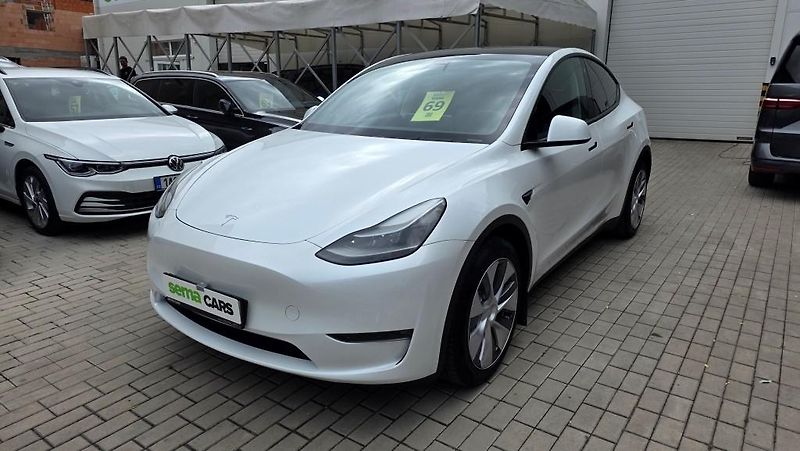 Tesla Model Y (2023) Long Range AWD DE SoH 91,2% - fotka 2 z 40