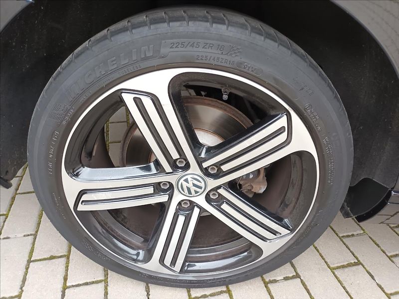Volkswagen Passat 2,0 TDI,110KW,RADAR,LED, - fotka 24 z 47