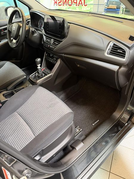 Suzuki S-Cross 1,4 Boosterjet 4x4 Hybrid - fotka 8 z 18