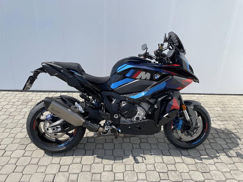BMW M 1000 XR - fotka 2 z 12