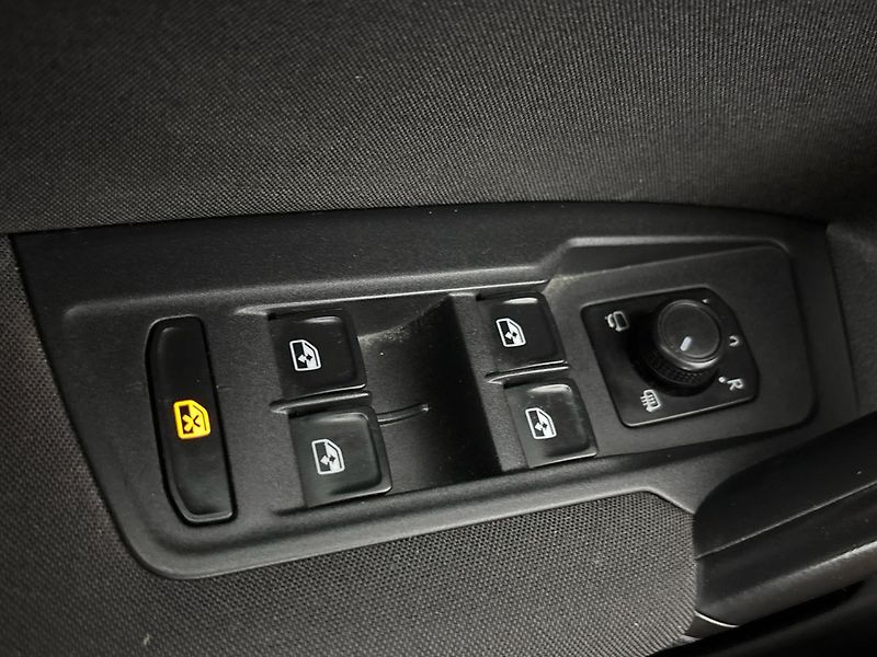 Volkswagen Tiguan Trendline DSG - fotka 21 z 27