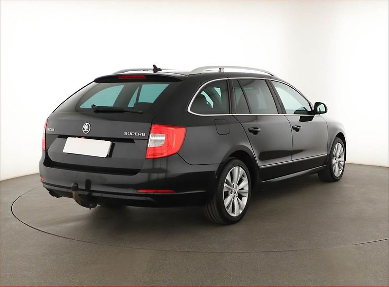 Škoda Superb (2015) Style 1.6 TDI, Kůže, Navi - fotka 5 z 17
