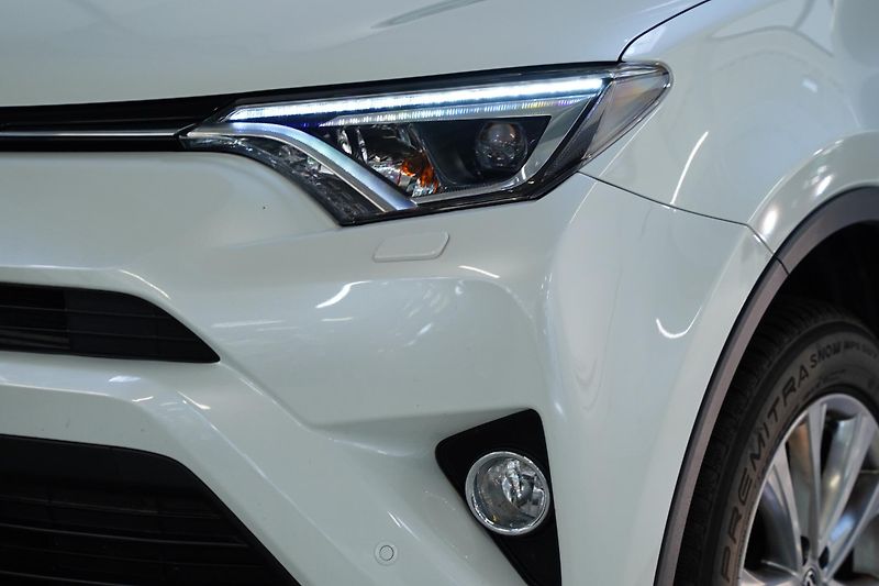 Toyota RAV4 - fotka 9 z 30