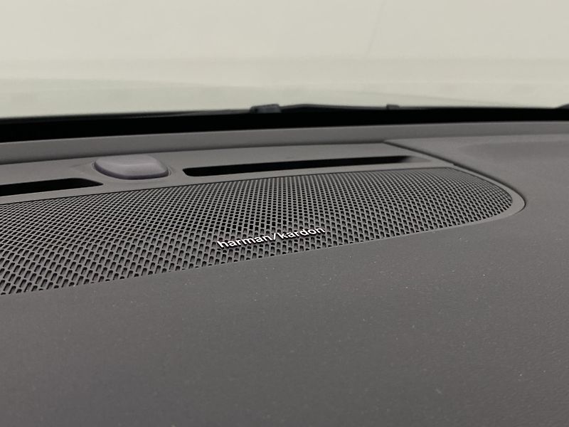 Volvo XC40 PURE ELECTRIC RECHARGE TWIN - fotka 30 z 58