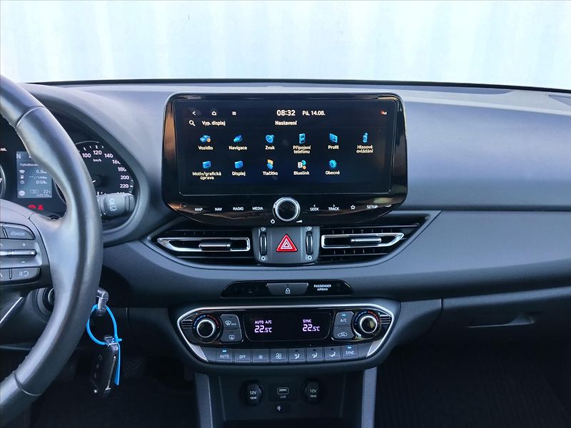 Hyundai i30 1,5   1,5 T-GDI mHEV Smart 117 - fotka 11 z 30