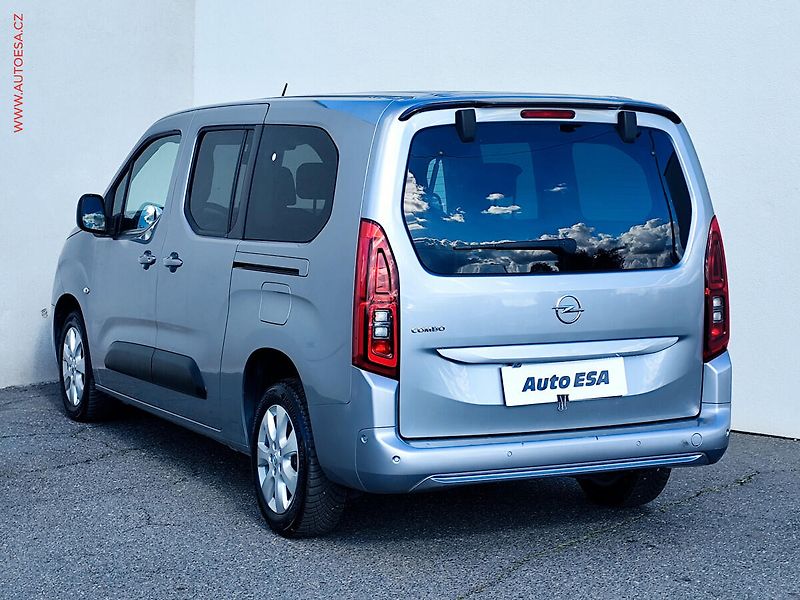 Opel Combo (2022) 1.5CDTi MAXi XL, Elegance - fotka 6 z 25