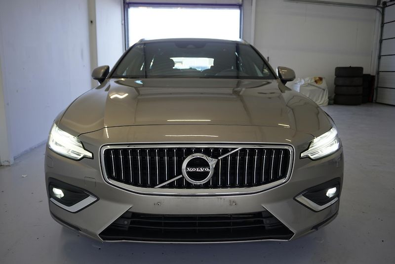 Volvo V60 T5 INSCRIPTION AUT. - fotka 2 z 29