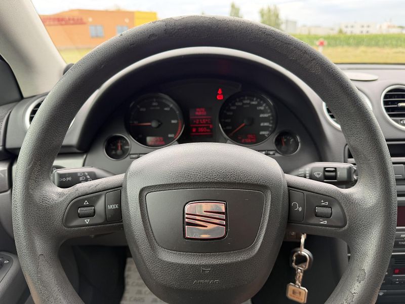 Seat Exeo 2.0 TDI KLIMA ROZVODY 2X KOLA - fotka 15 z 31
